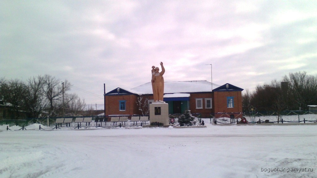 Открытие памятной доски бойцам, умершим от ран в госпитале с. Шуриновка 5