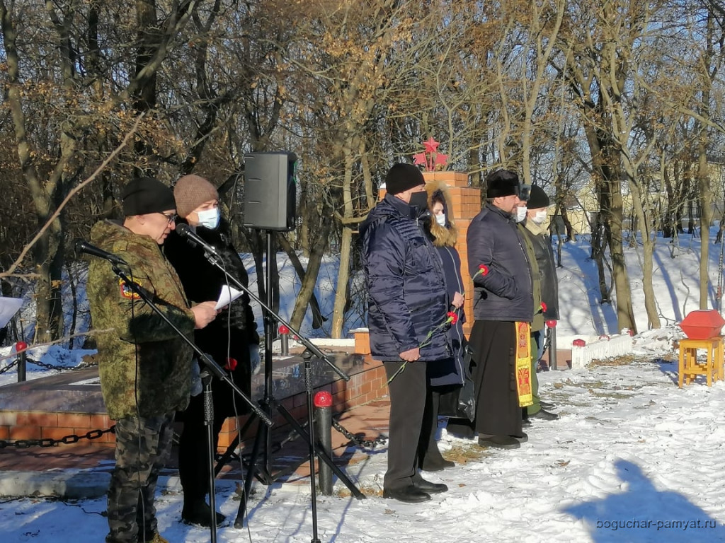 Останки 75 советских воинов перезахоронили в Кантемировском районе 20.11.2020г. 5