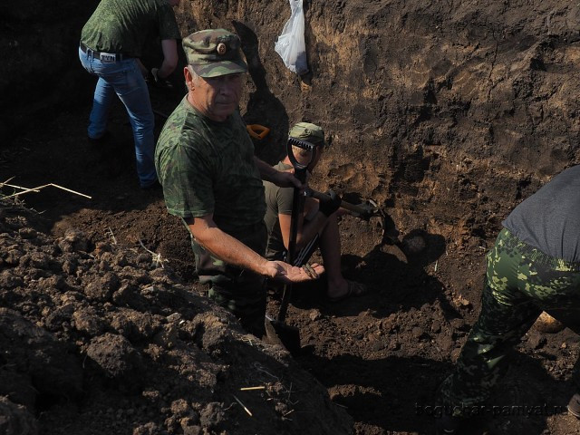 11.08.2018 продолжились поисковые работы на поле в районе с.Абросимово 0